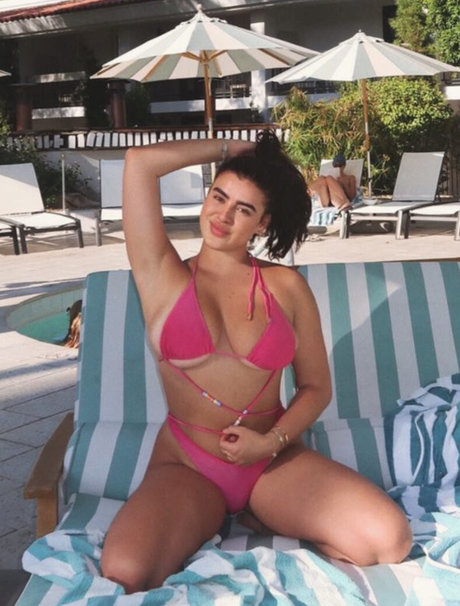 nur fans mit heller haut nacktheit akt galerien