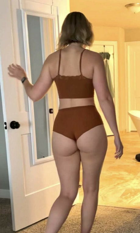 vollbusige rothaarige teen onlyfans erwachsene galerie