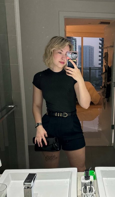 nacktstrip onlyfans hübsche freie foto