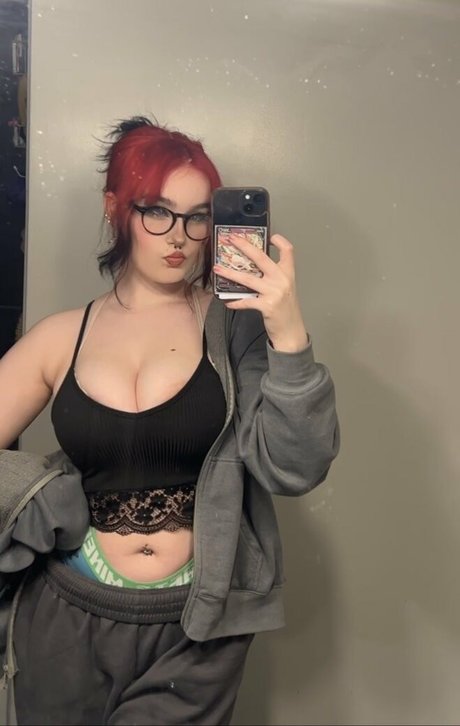 zierliche milf onlyfans pornografische galerie