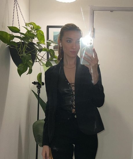 Novaleesi xxx pornostar bilder