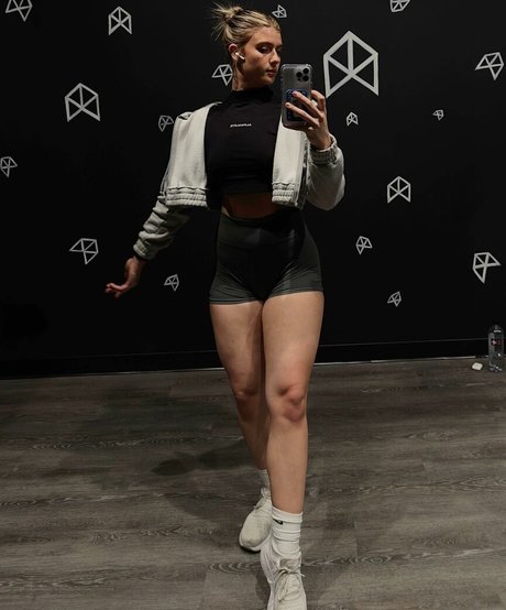 asiatische influencer-onlyfans kunst pornografische bilder