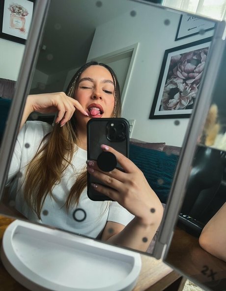 Troubleinc schöne pornostar foto