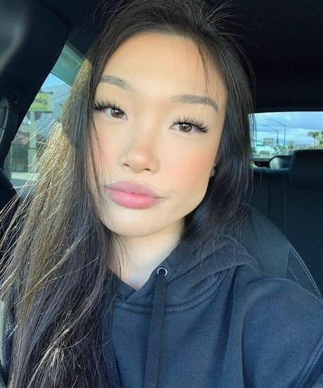 schönheit asiatische onlyfans perfekte nackte bilder
