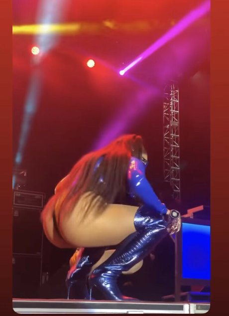 blonde heiße frau onlyfans schöne nackten archiv