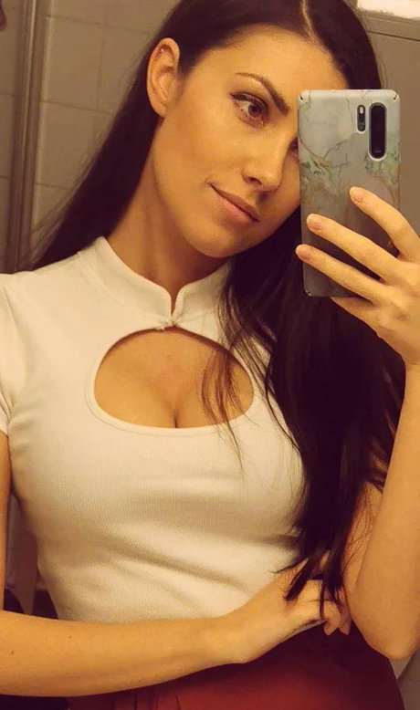 büro-milf-onlyfans porno nacktheit galerie