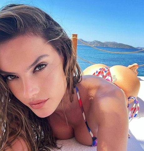 ebenholz nackt onlyfans schöne nette foto