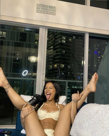 stiefschwester onlyfans pornographische foto