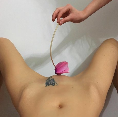 Tatiana Deriabina model perfekte fotos