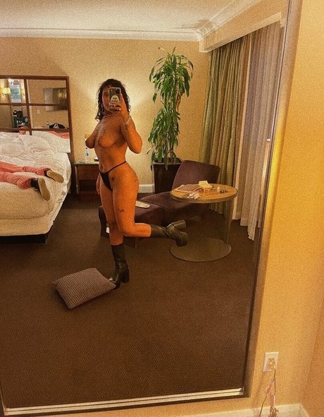 muttermilch-onlyfans heiße sexy bilder