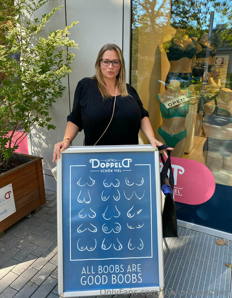 hübsche ebenholz-onlyfans hd akt fotos