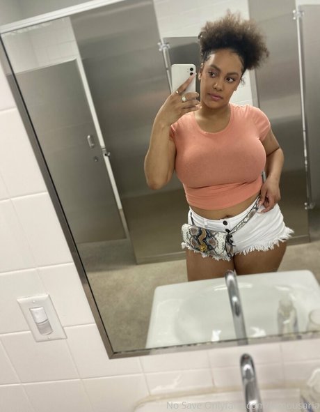 famousaria heiße perfekte galerie