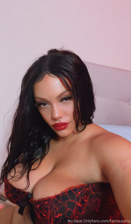 famousaria Profilfoto