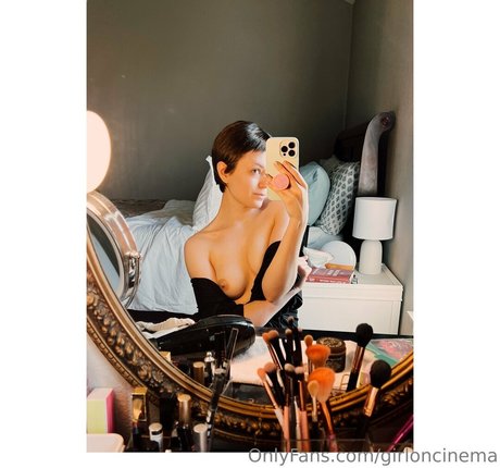 Girl On Cinema kunst nackt galerien