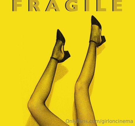 Girl On Cinema nackt perfekte fotos