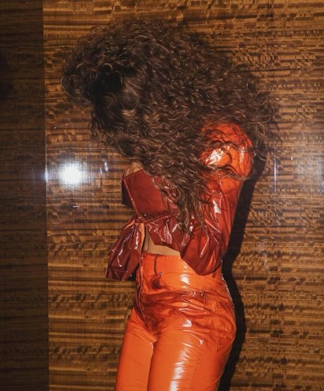 ungeschnittene onlyfans nacktheit akt foto