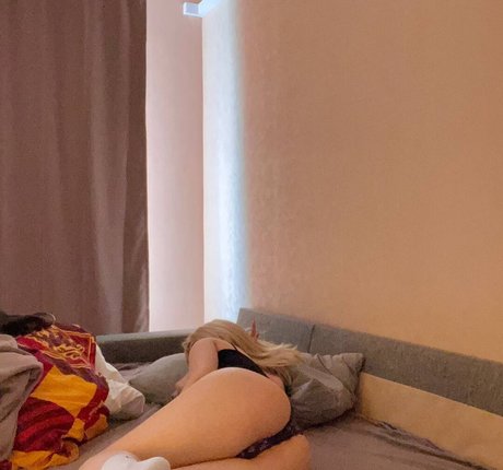 creampie asiatische onlyfans nackt akt galerie