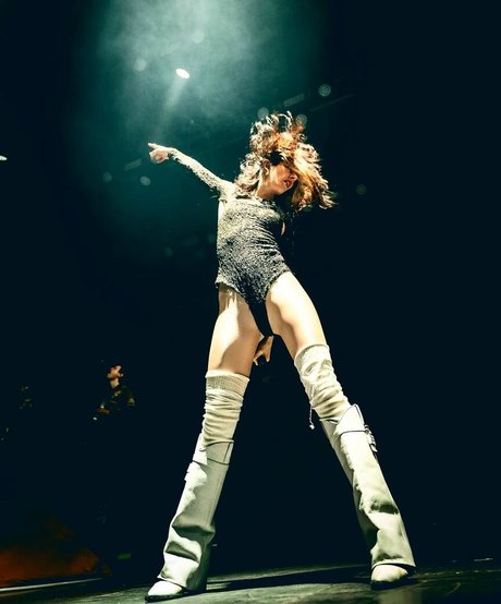 flache onlyfans exklusive sexy bild