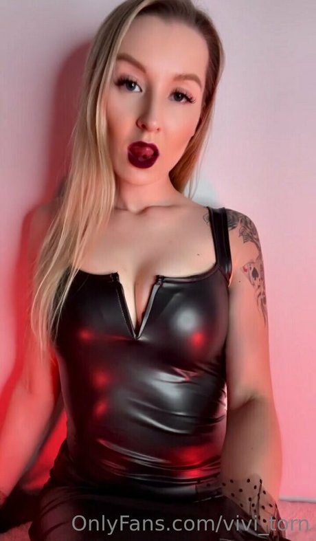 zierliche brünette nur fans kostenlose pornographische fotos