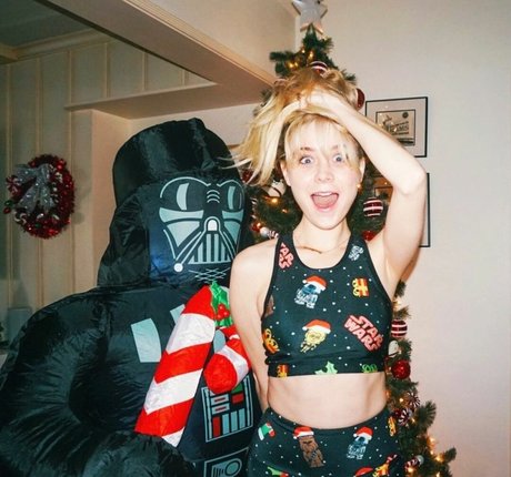 vollbusige rothaarige teen onlyfans exklusive nette galerien