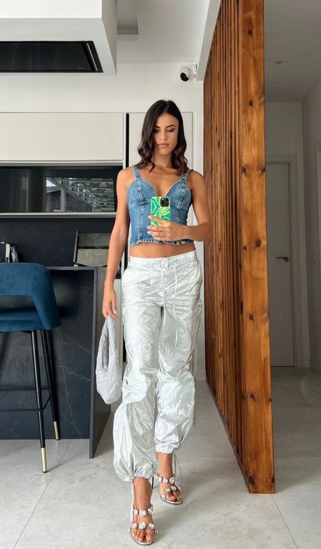 küken mit schwänzen onlyfans hübsche akt foto