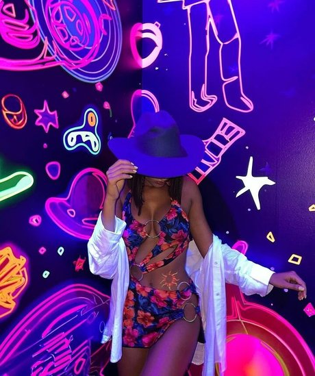 flache onlyfans heiße kostenlose foto