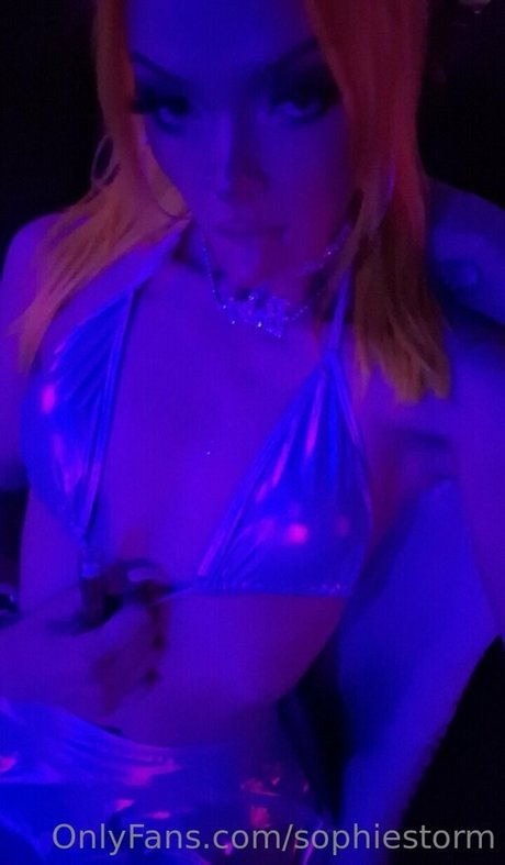 sophiestorm kunst nacktheit galerien