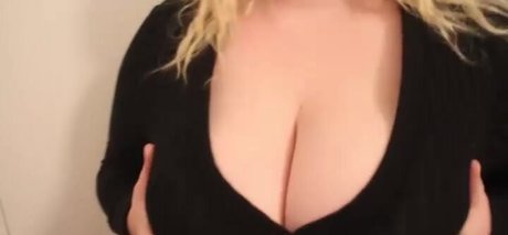 Carolina Sukie akt galerien