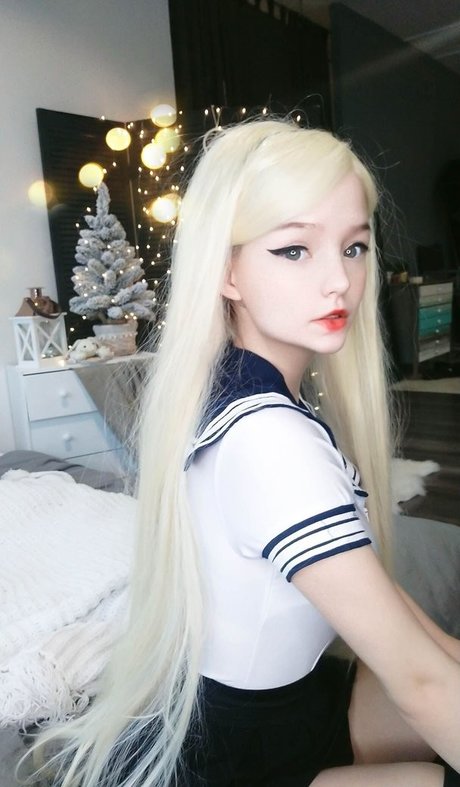 vollbusige onlyfans nacktheit kunst archiv