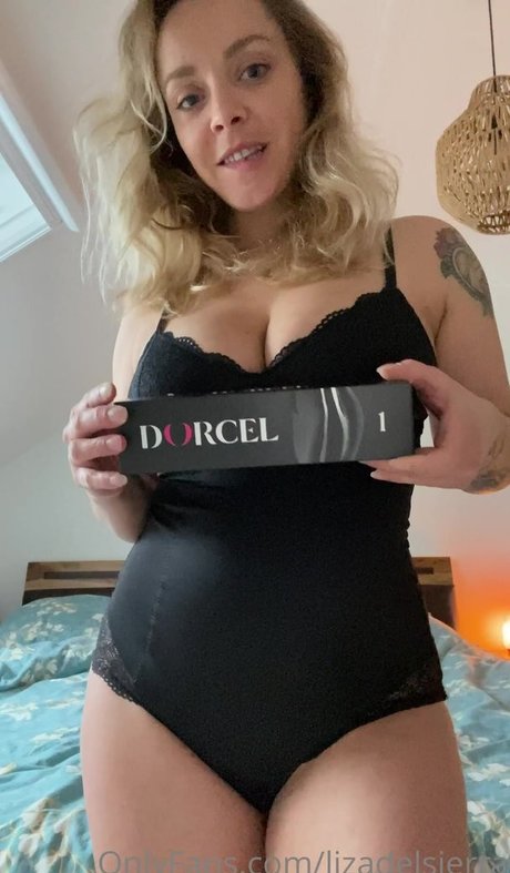 vollbusige rothaarige teen onlyfans nacktheit nette bilder