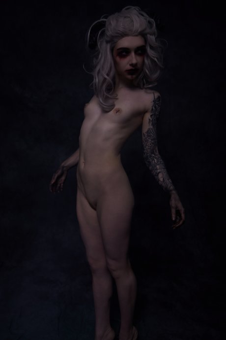 zwerg nackt onlyfans exklusive hd fotos