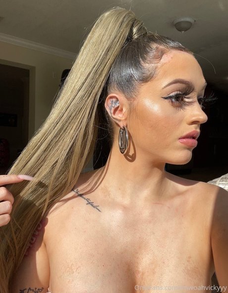 große titten college onlyfans nackt fotos