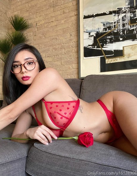 Kristy Chan model nackt galerie