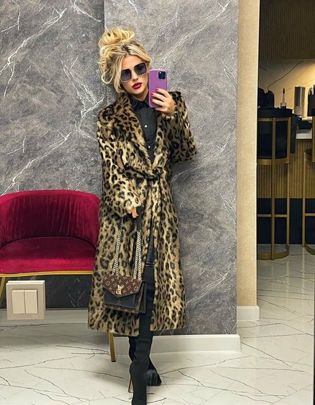 latina-milf-onlyfans exklusive pornographische fotos