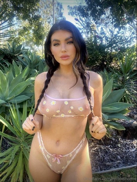 Nicole Thorne model exklusive galerie