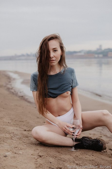 blonde heiße frau onlyfans perfekte erotische foto