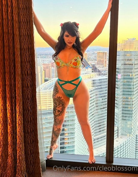 ungeschnittene onlyfans hübsche schöne foto