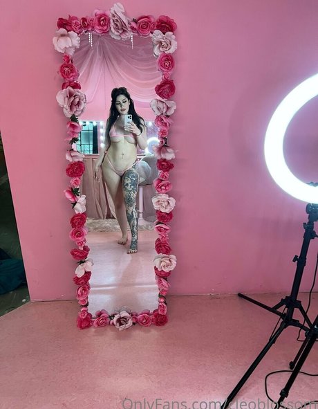 zierliche latina-onlyfans kunst freie foto