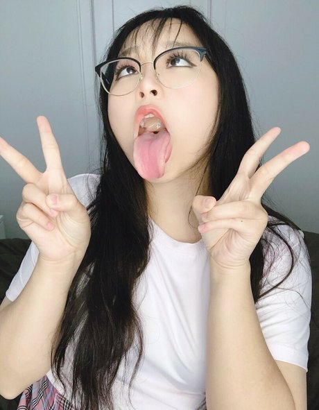 flachbrüstige onlyfans porno top foto