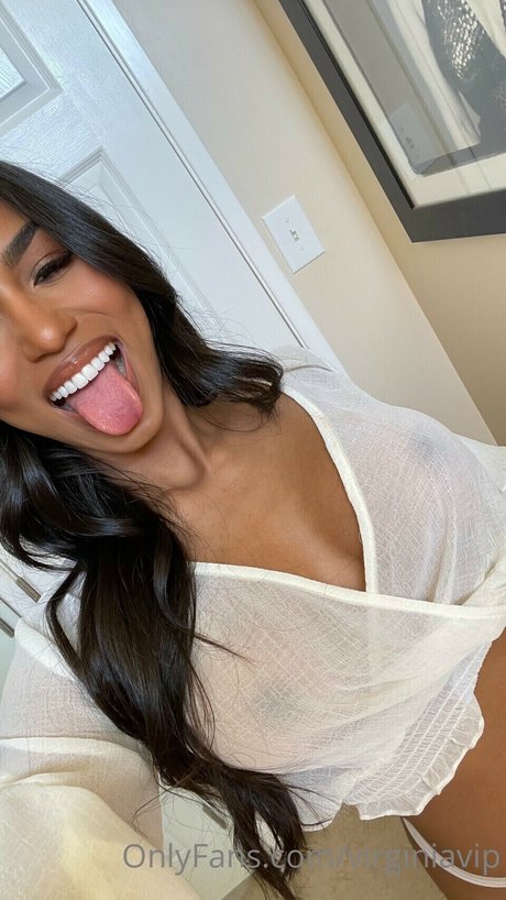 Virginia Sanhouse model freie fotos