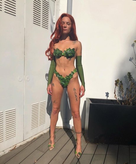 Halsey xxx nackt galerie