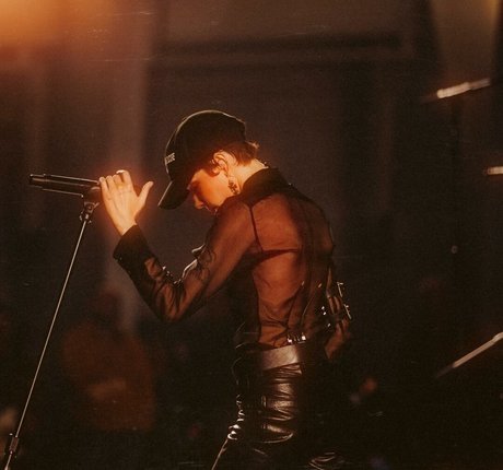 Halsey pornostar hübsche foto