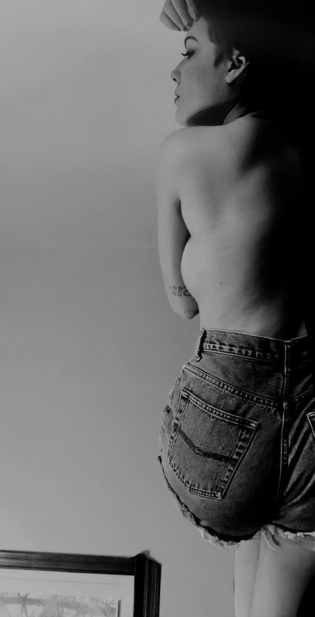 Halsey nette pornostar bilder