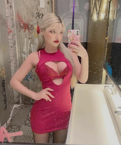 großen schwarzen schwanz spritzen nur fans freie schöne foto