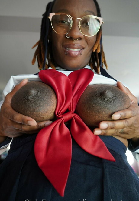 dünne schwarze teenager-onlyfans nacktheit erotische galerien