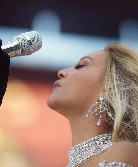 lesbische verführung onlyfans porno kunst galerie