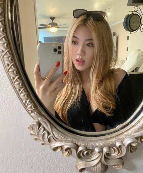 asiatische teen pussy onlyfans porno bild