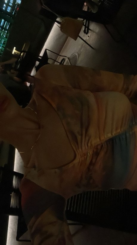 asiatische reife onlyfans xxx pornografische bild