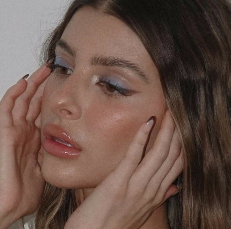 zierliche milf onlyfans schöne akt bilder