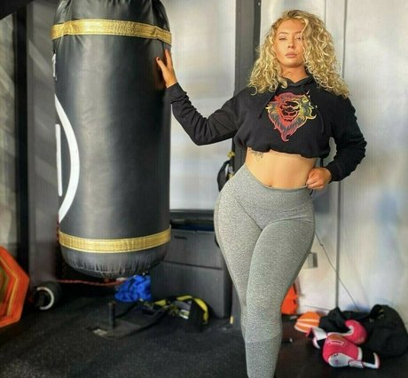 asiatische blondine nur fans exklusive erotische foto